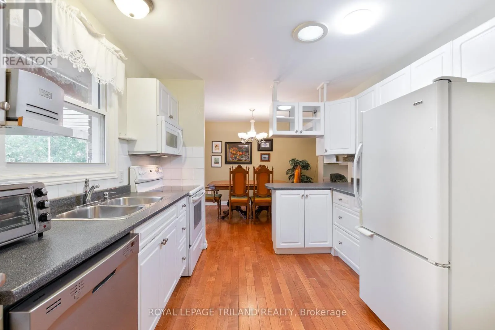 725 ST STEPHENS DRIVE