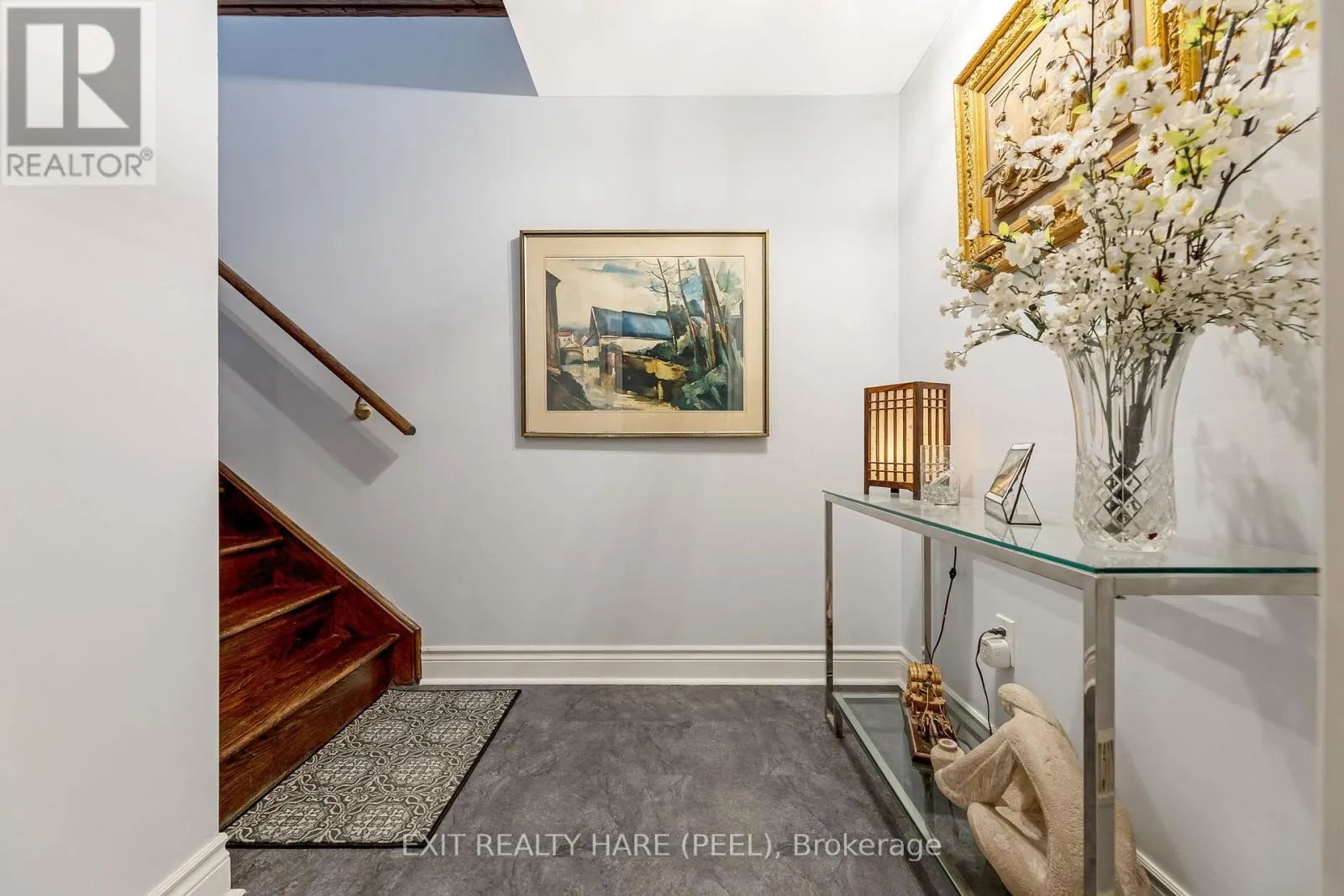 17 ANDERSON AVENUE