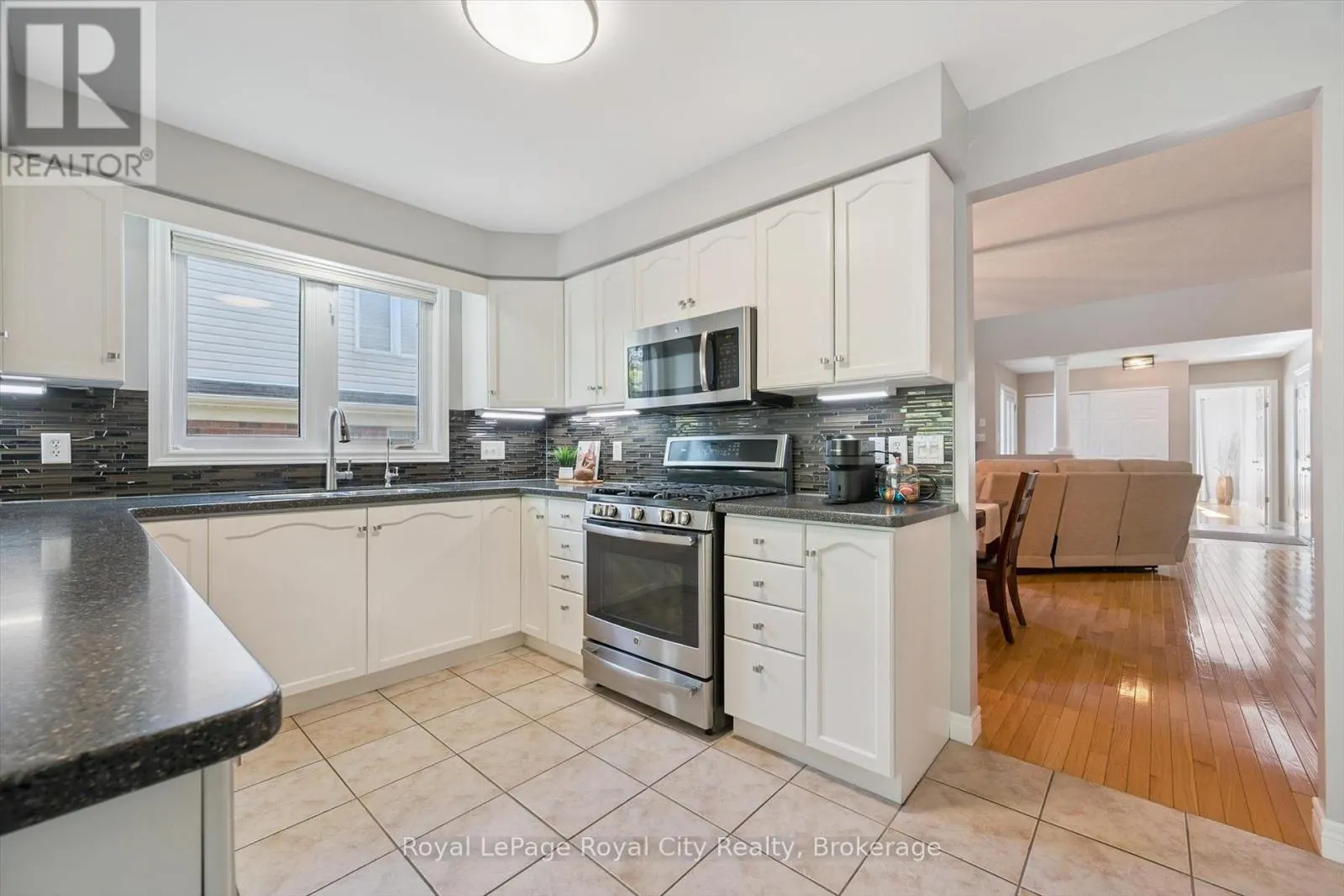 99 SCHRODER CRESCENT