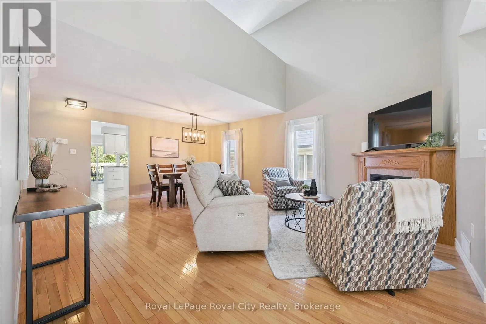 99 SCHRODER CRESCENT