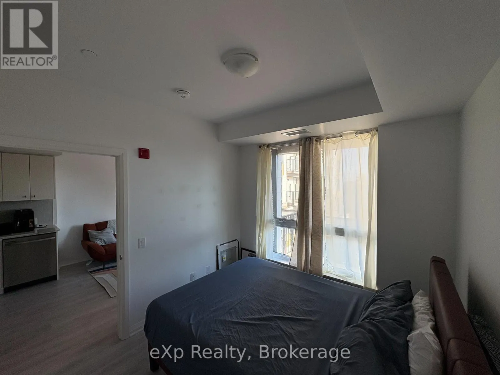 202 - 101 GOLDEN EAGLE ROAD, #202