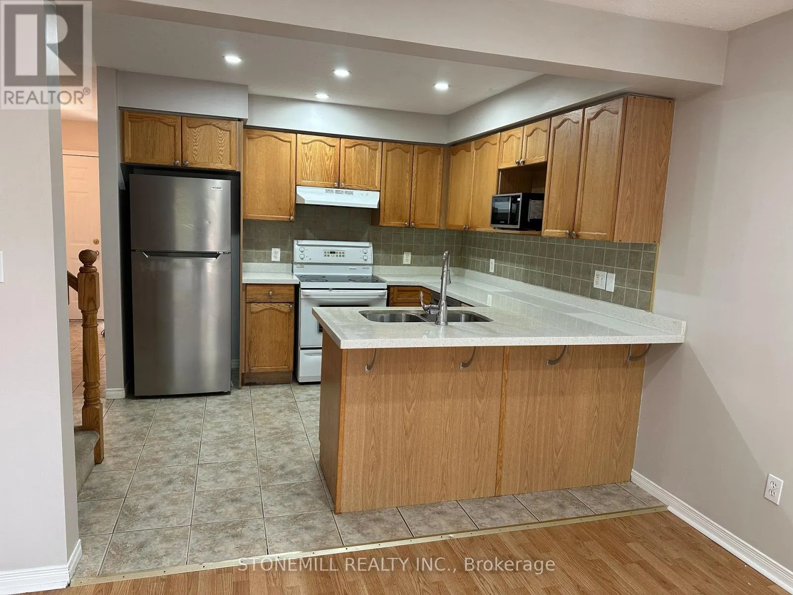 34 - 31 SCHRODER CRESCENT