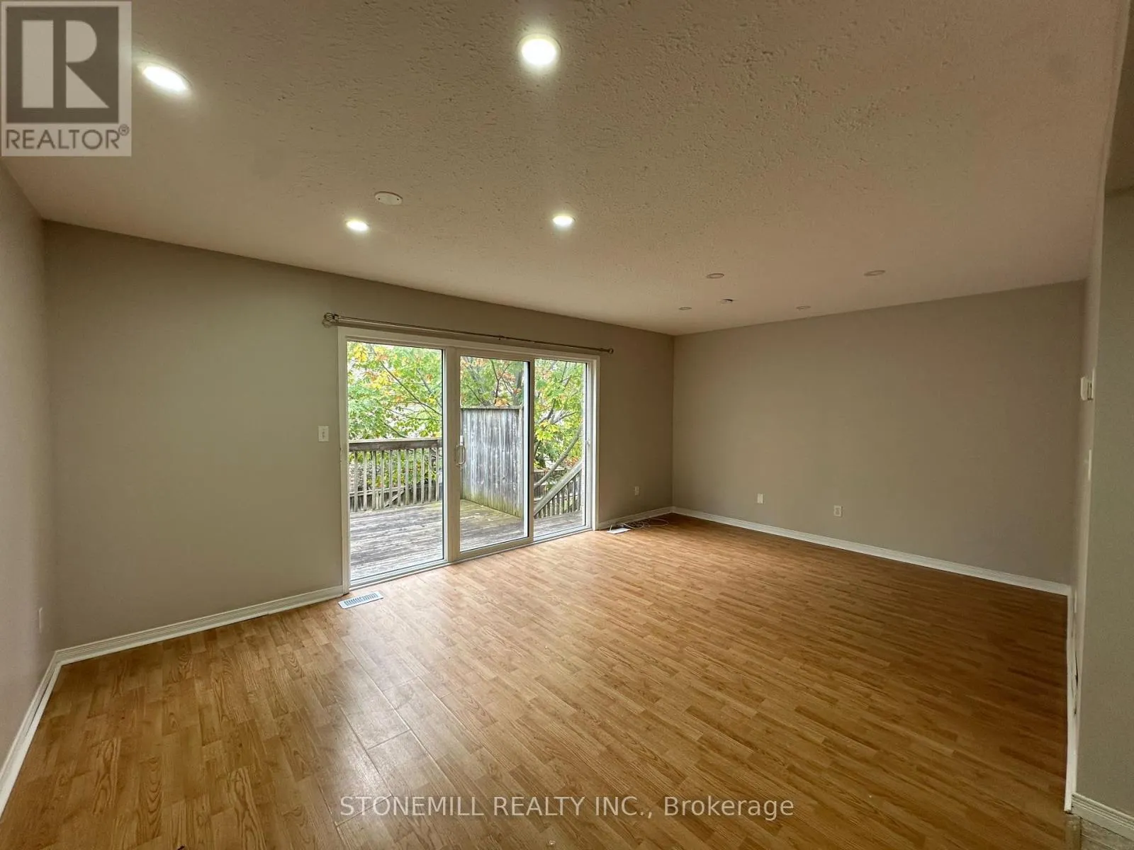34 - 31 SCHRODER CRESCENT