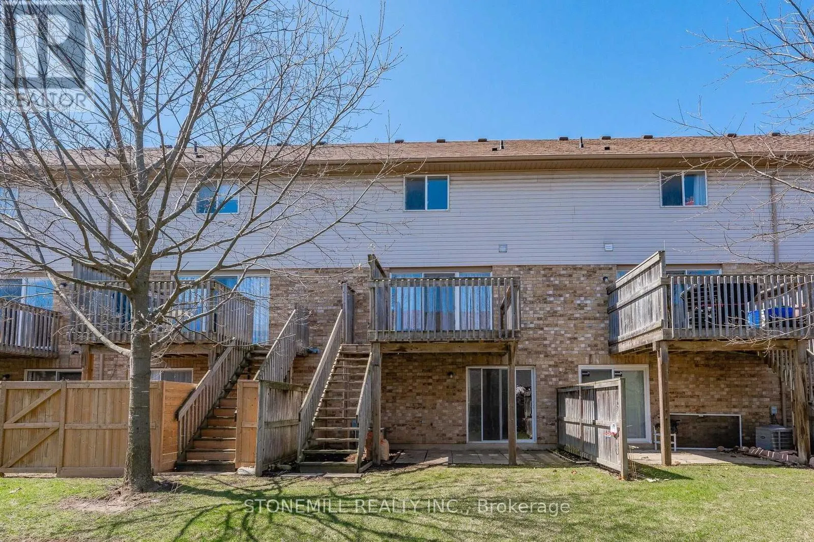34 - 31 SCHRODER CRESCENT