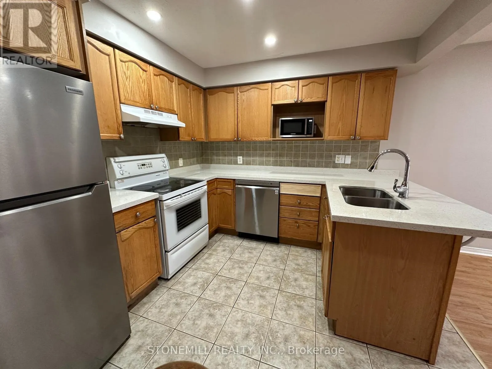34 - 31 SCHRODER CRESCENT