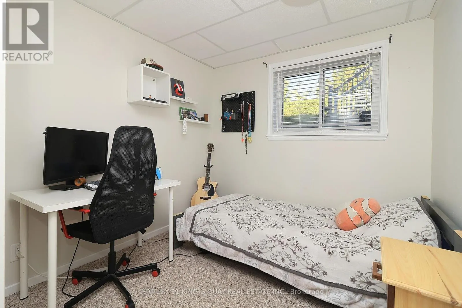 29 - 115 MARY STREET W
