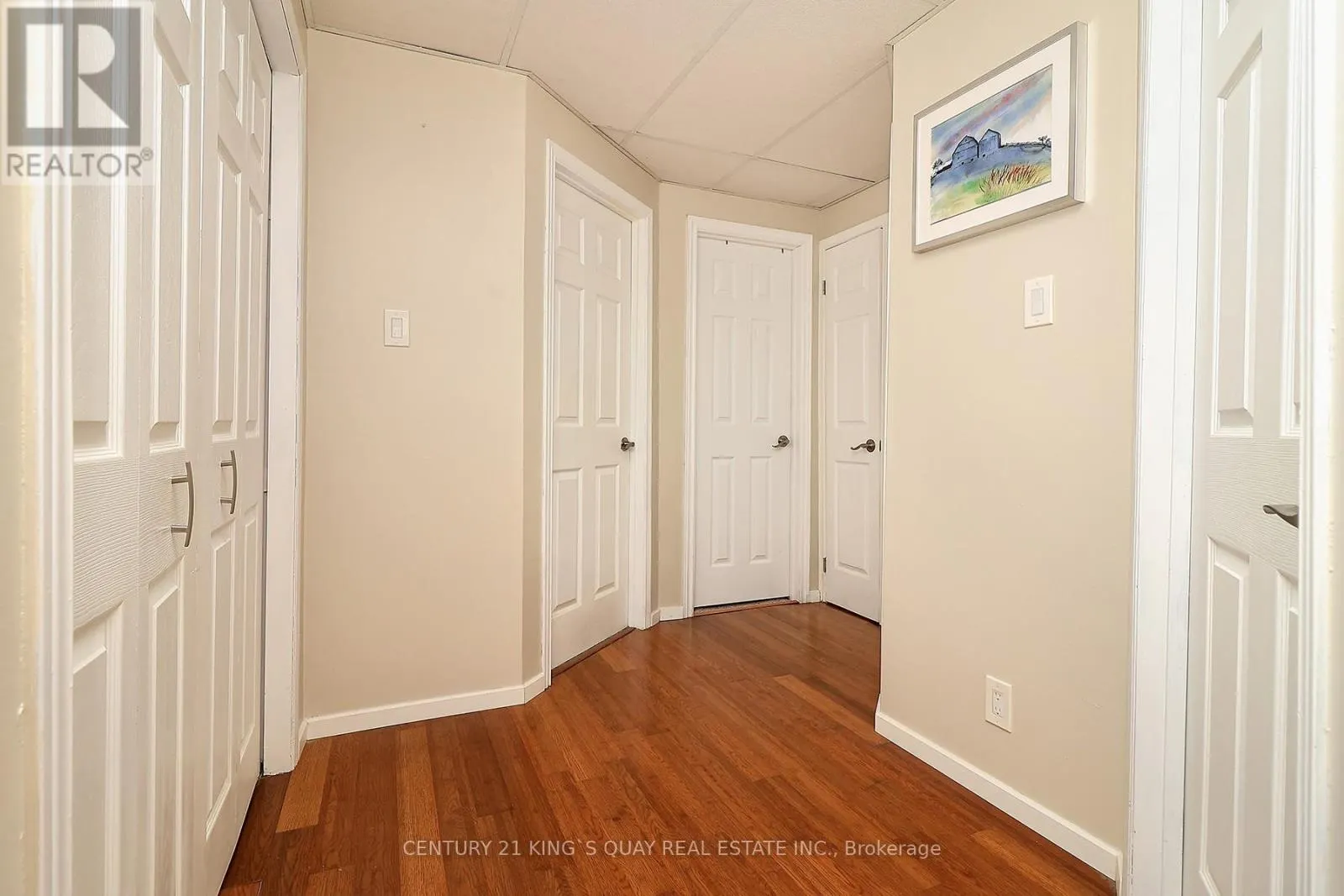 29 - 115 MARY STREET W