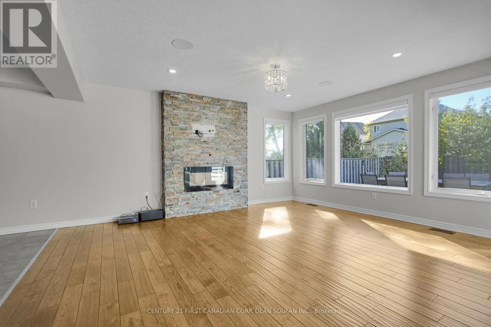 868 RUSHBROOK CRESCENT