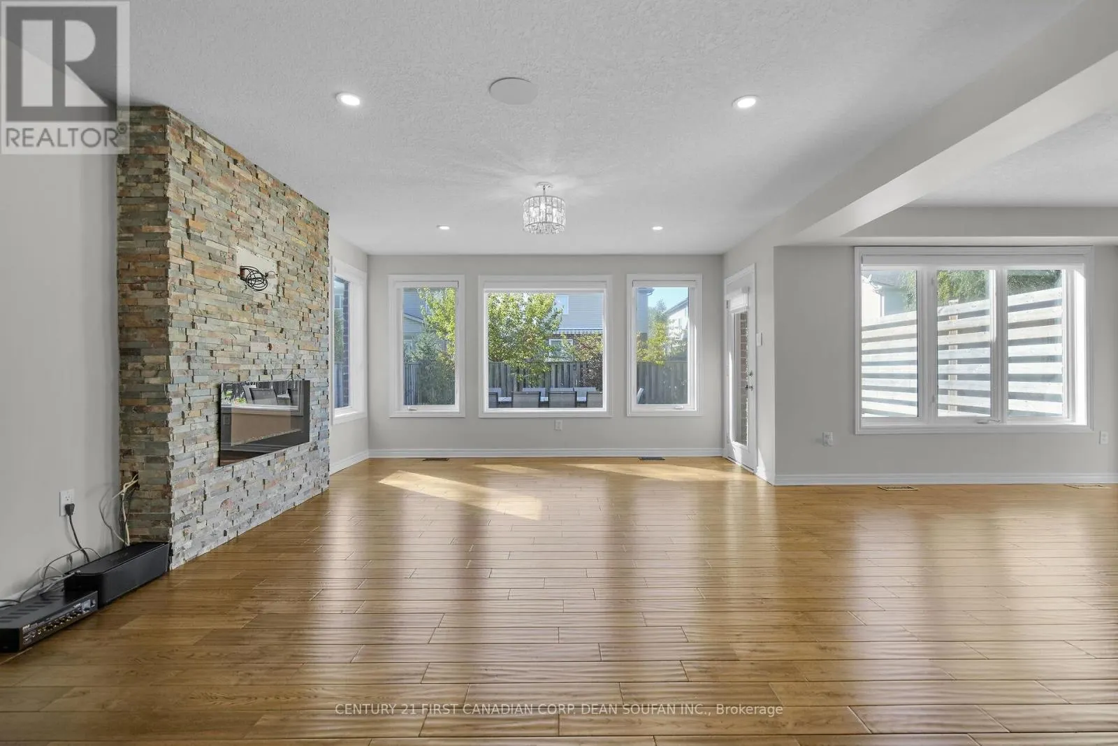 868 RUSHBROOK CRESCENT