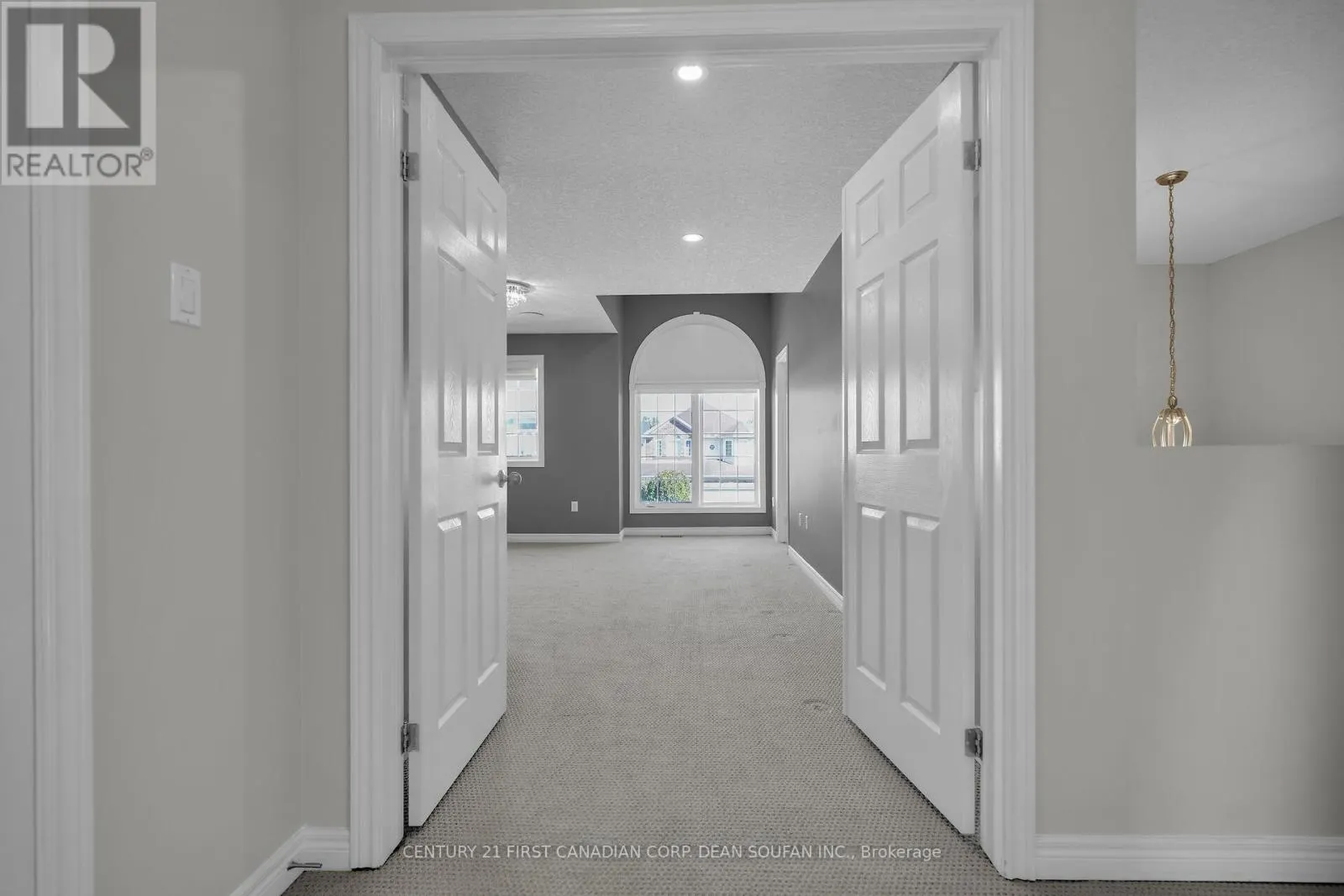 868 RUSHBROOK CRESCENT