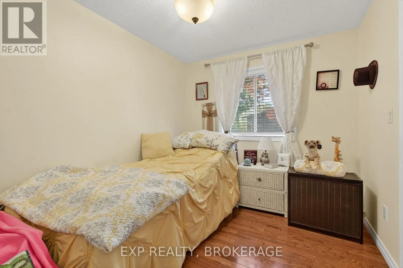 63 SOUTHWOOD CRESCENT