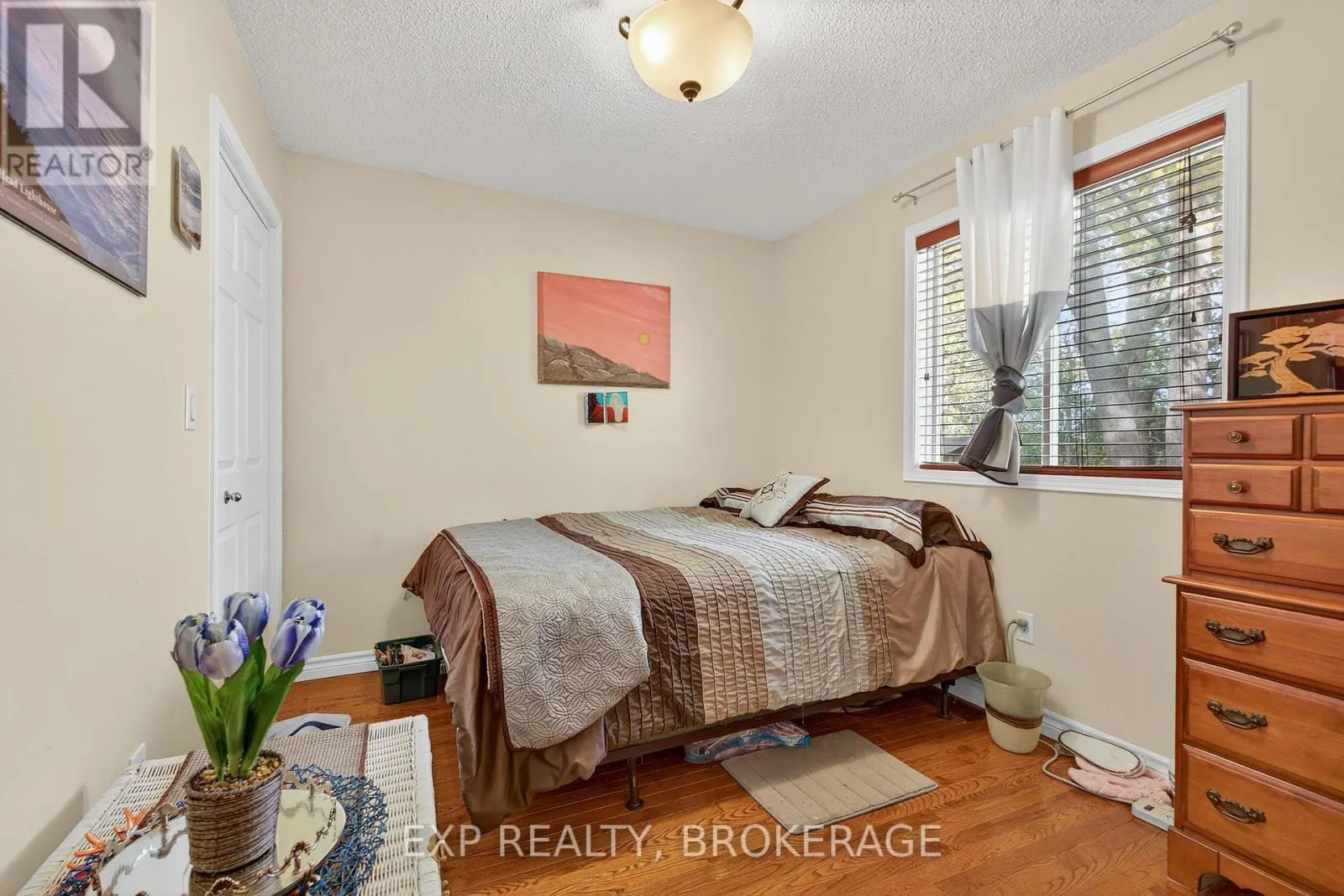 63 SOUTHWOOD CRESCENT