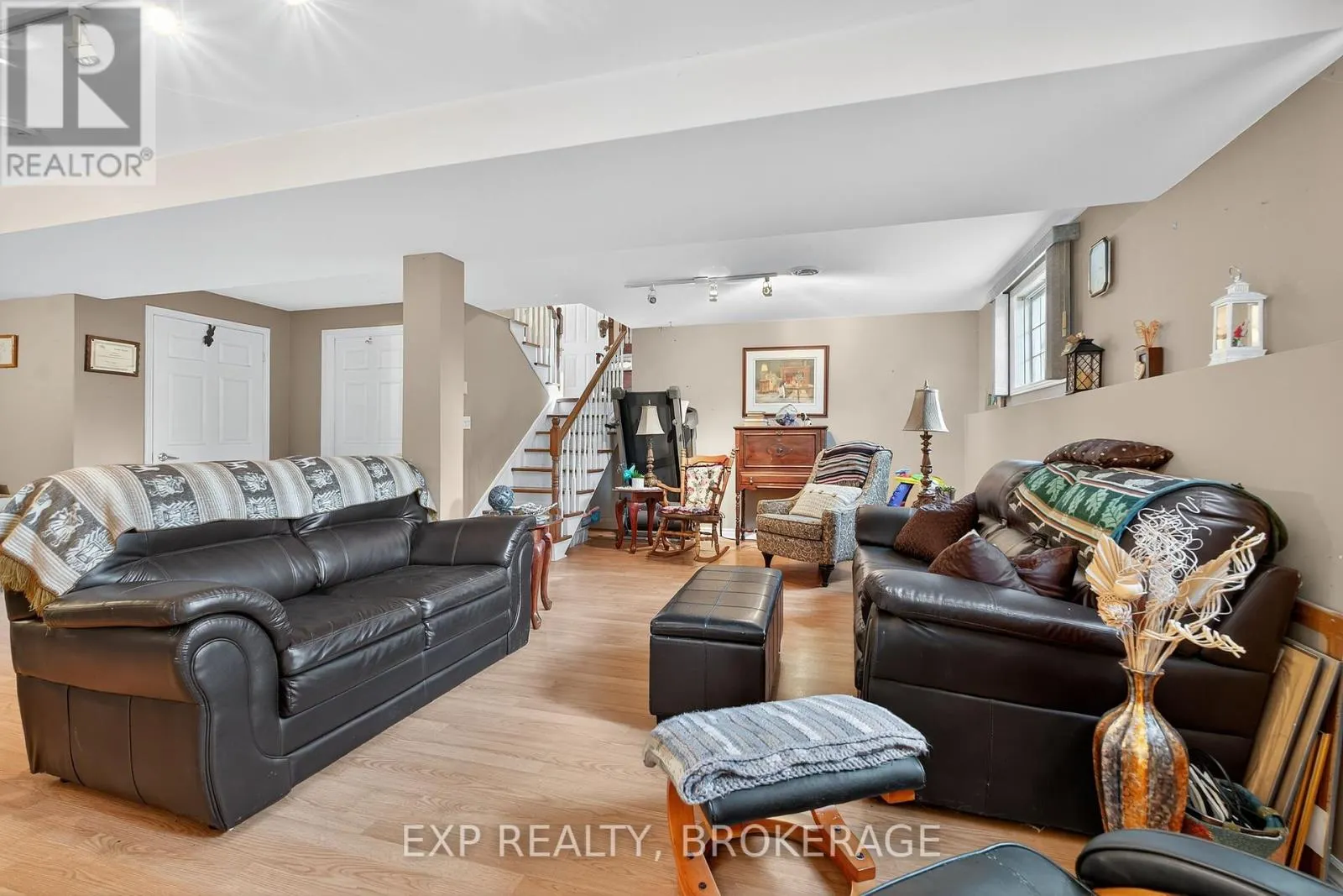 63 SOUTHWOOD CRESCENT