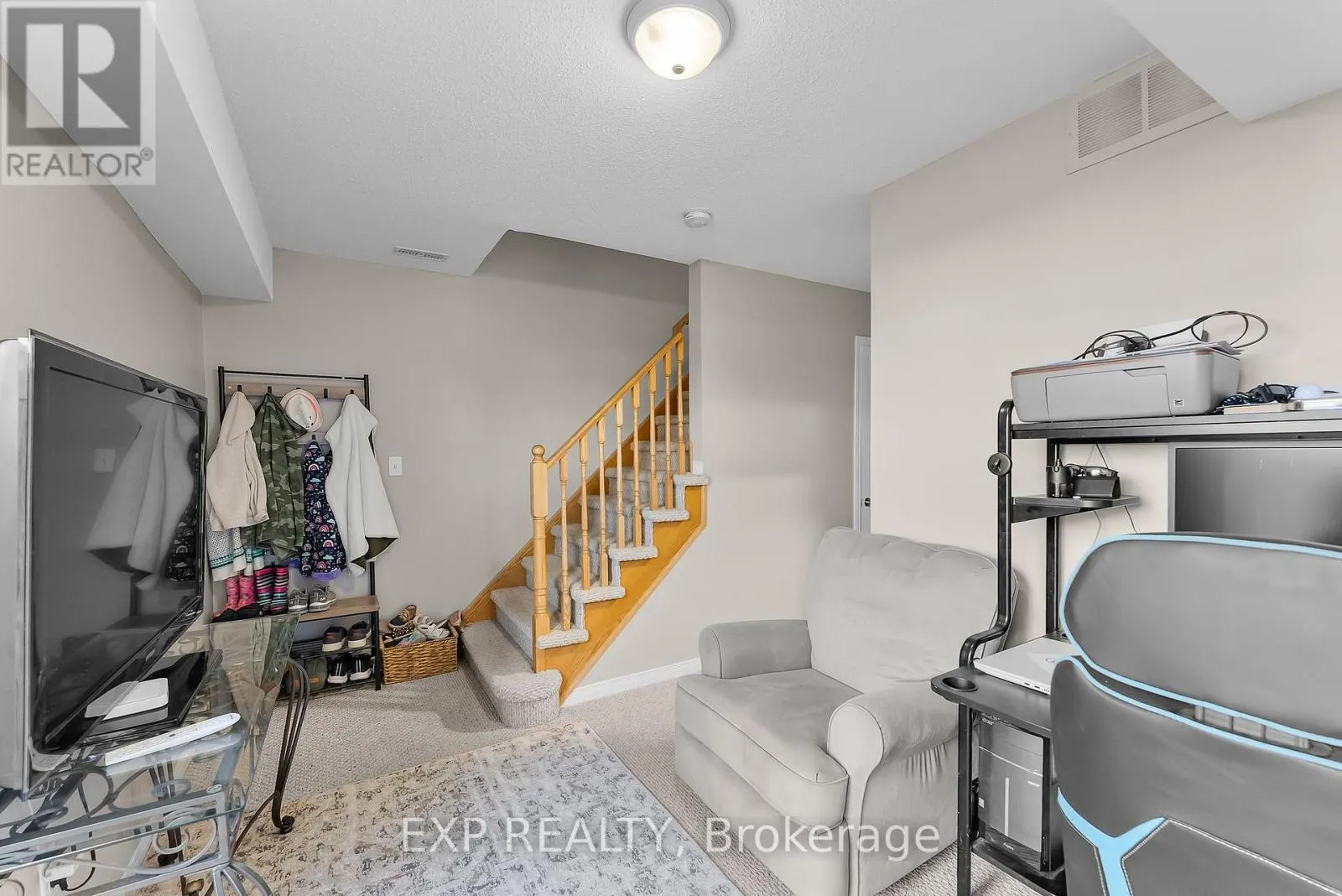 9 - 170 DEWITT ROAD, #9
