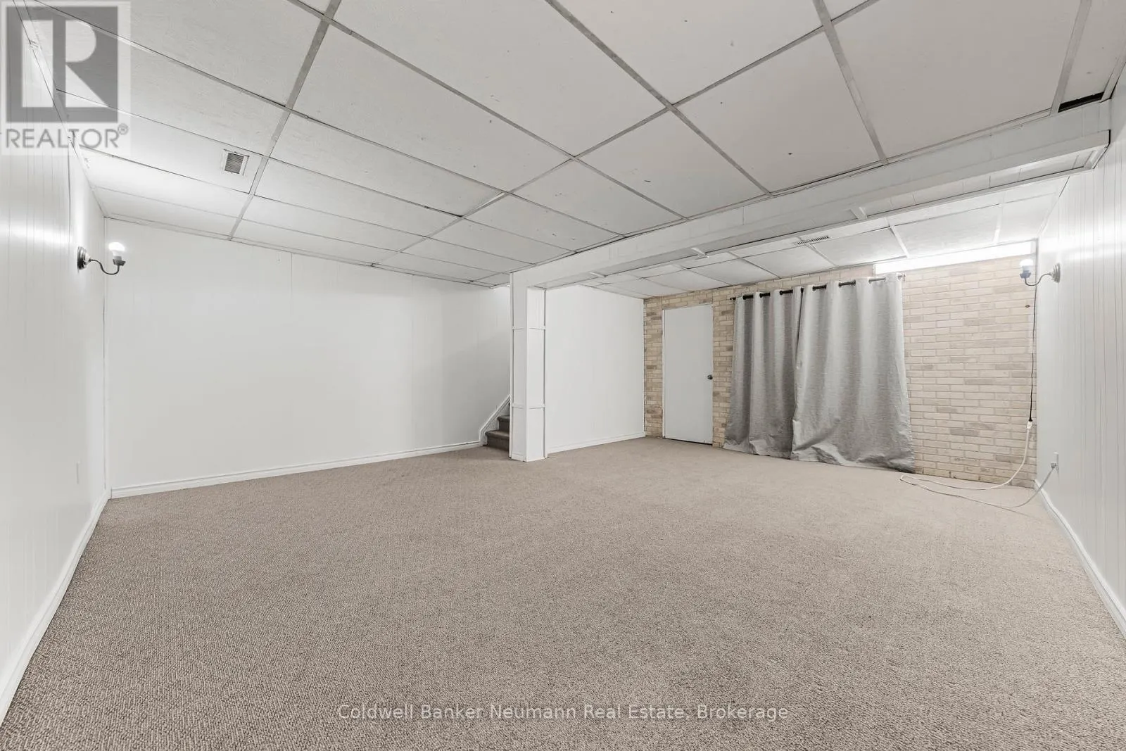 19 - 539 WILLOW ROAD, #19