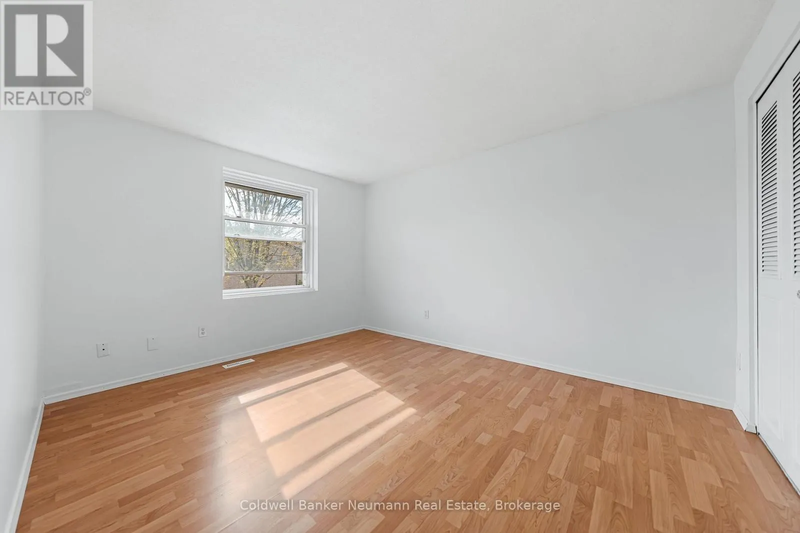 19 - 539 WILLOW ROAD, #19