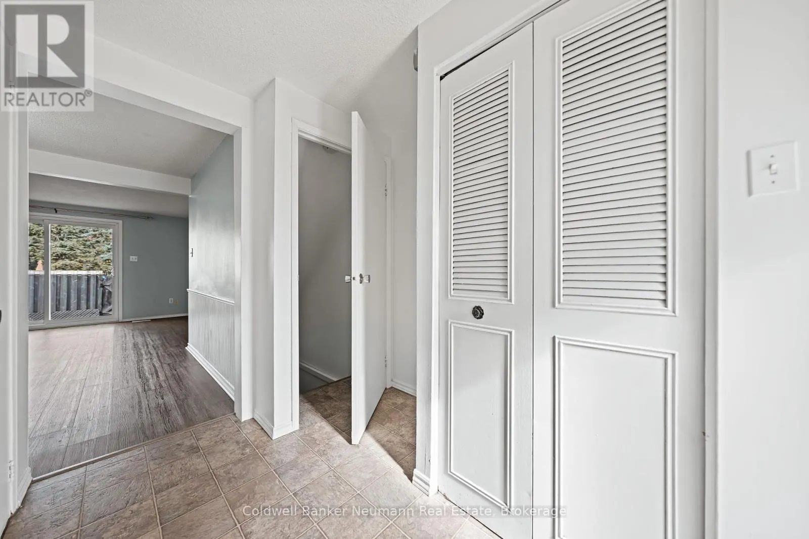 19 - 539 WILLOW ROAD, #19