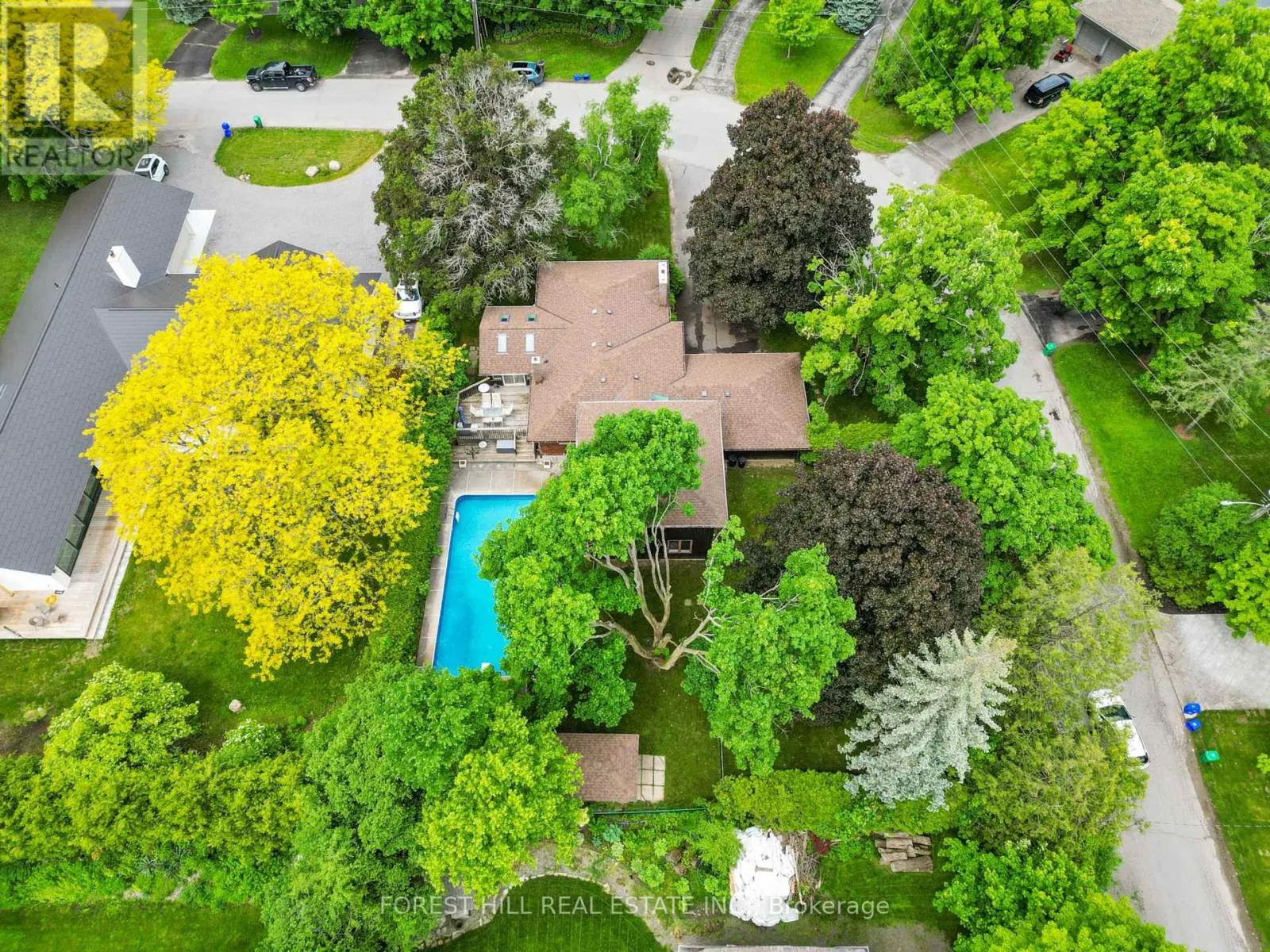 285 COTTONWOOD DRIVE