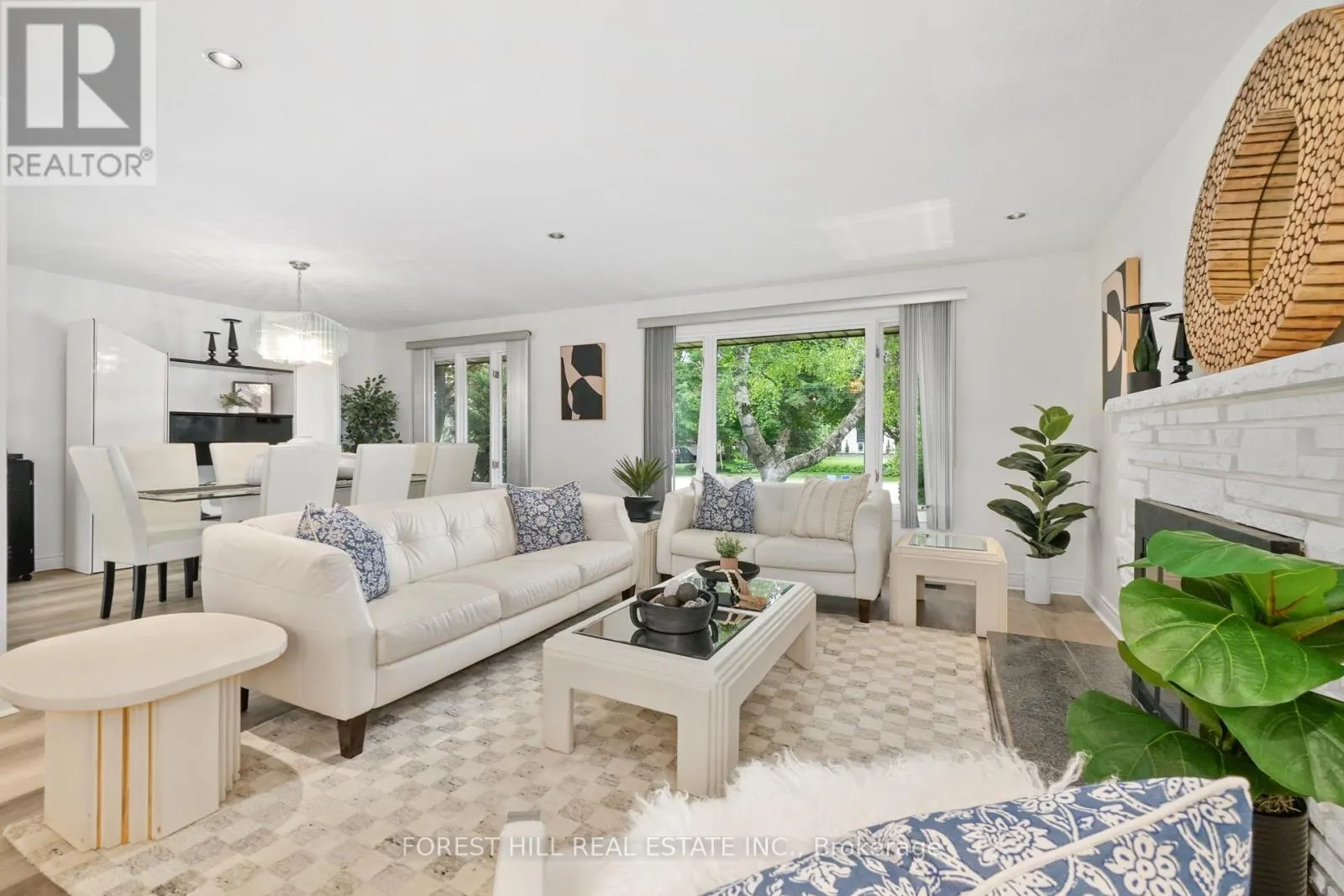 285 COTTONWOOD DRIVE