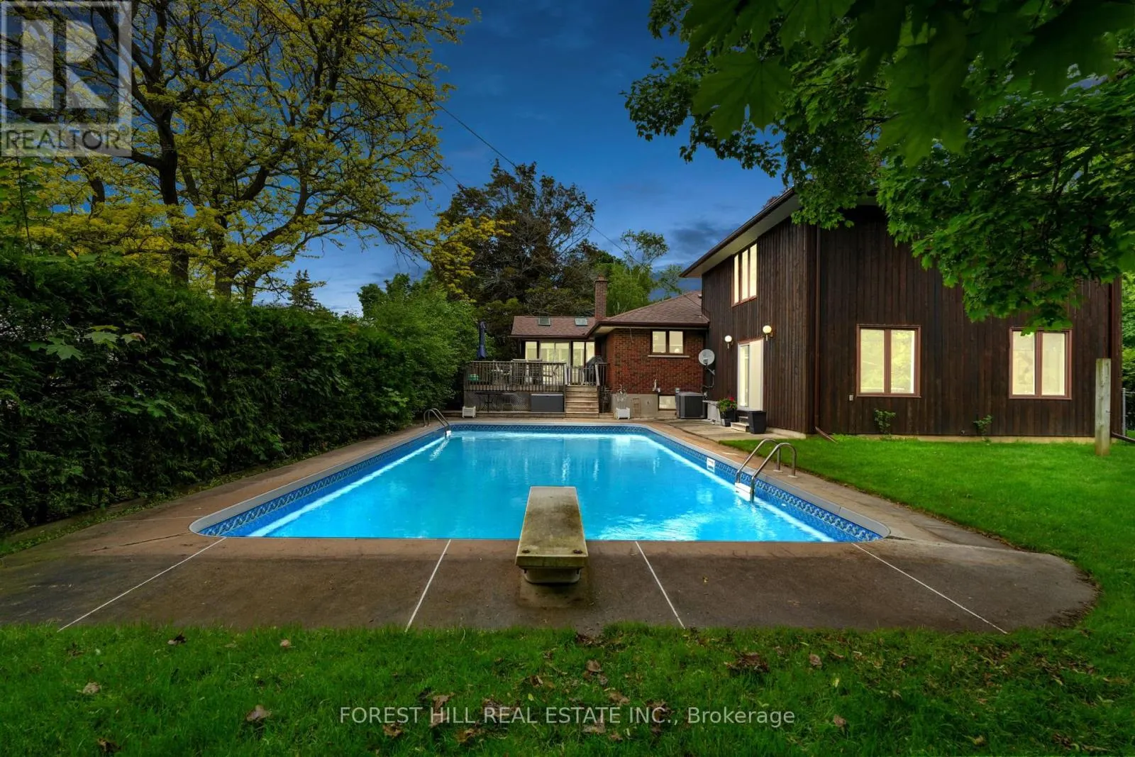 285 COTTONWOOD DRIVE