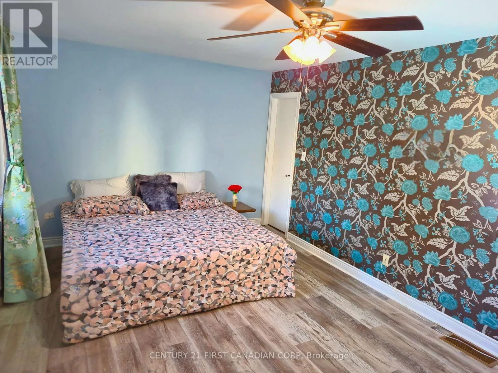 15 MOHICAN DRIVE