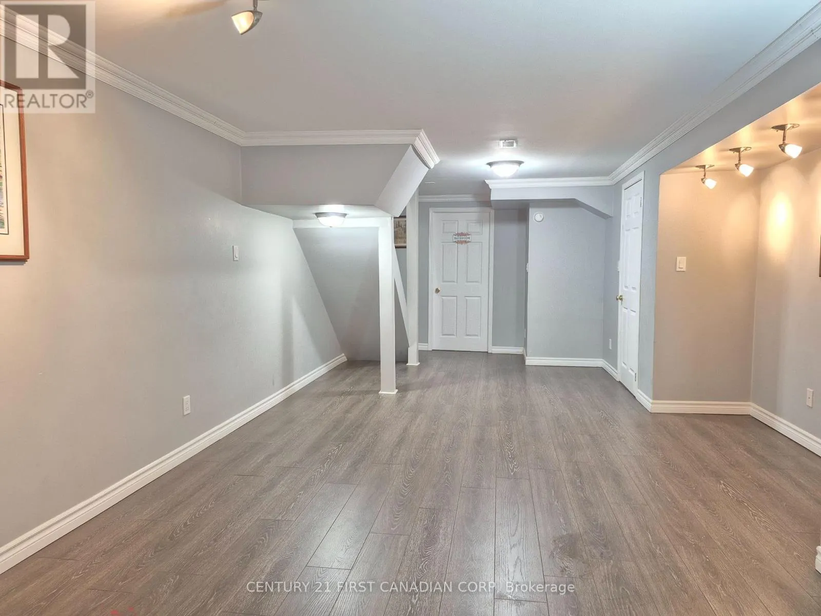 15 MOHICAN DRIVE