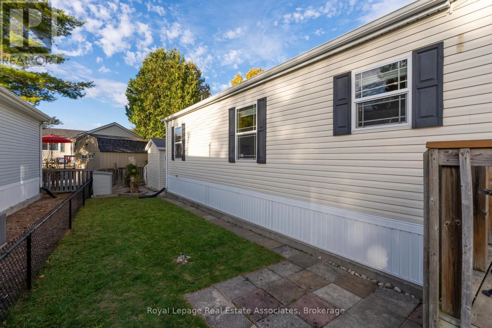 41 CEDARBUSH CRESCENT