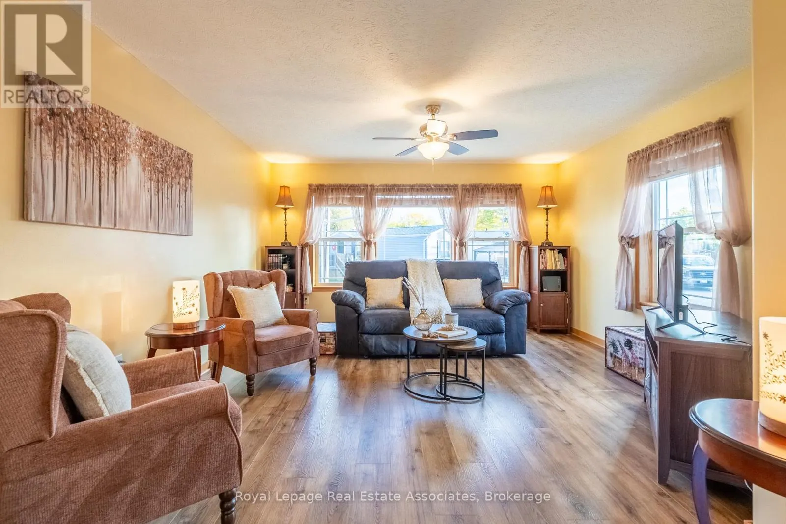41 CEDARBUSH CRESCENT