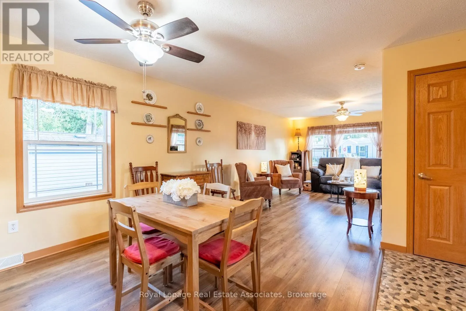 41 CEDARBUSH CRESCENT