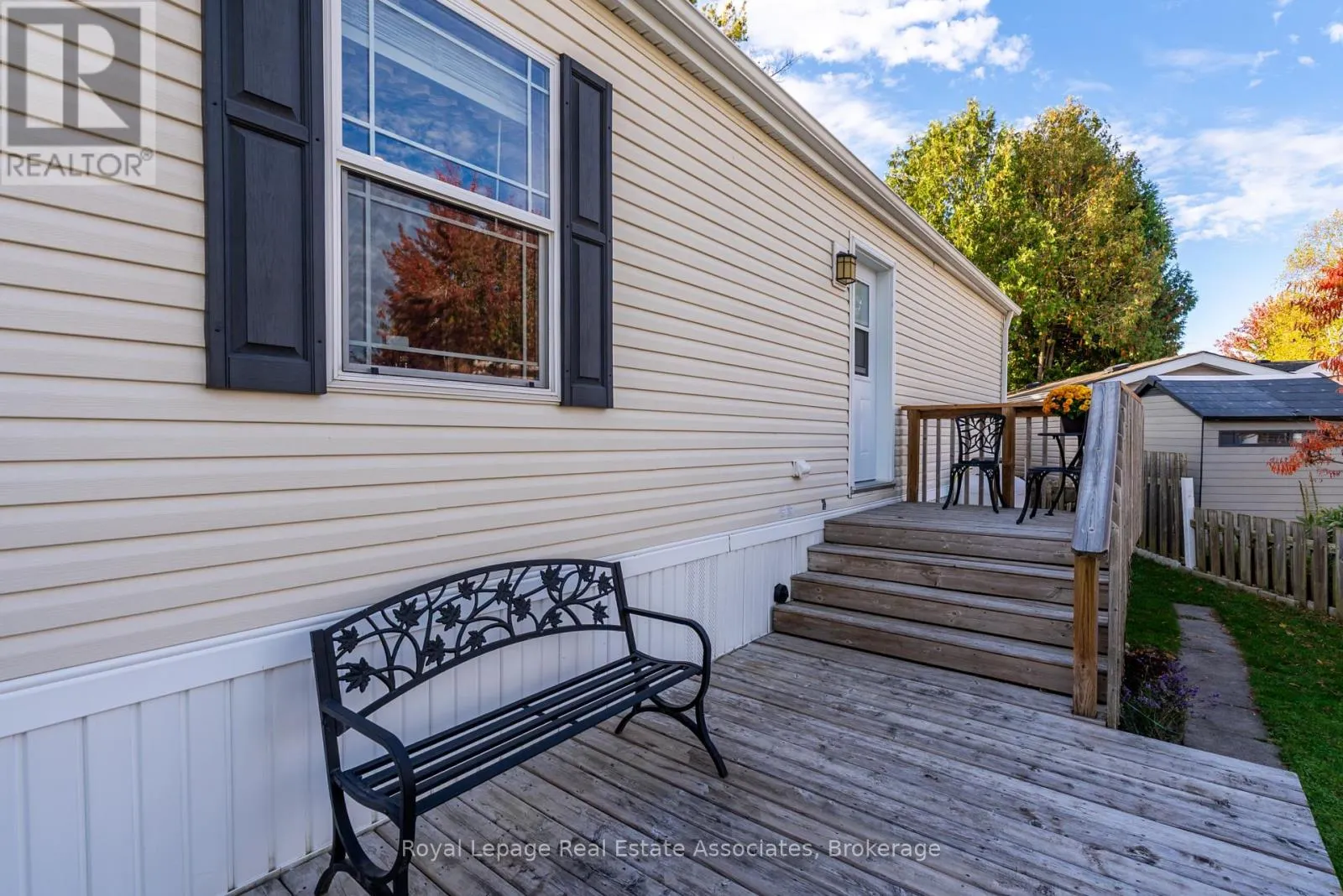 41 CEDARBUSH CRESCENT