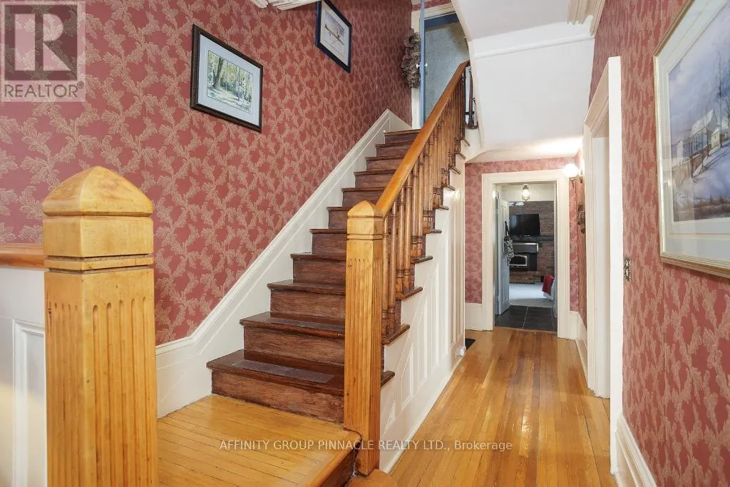 22 FRANCIS STREET