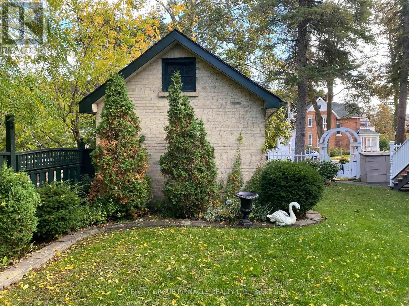 22 FRANCIS STREET