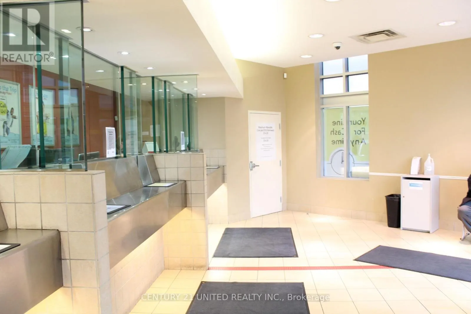 3 - 947 LANSDOWNE STREET W, #3