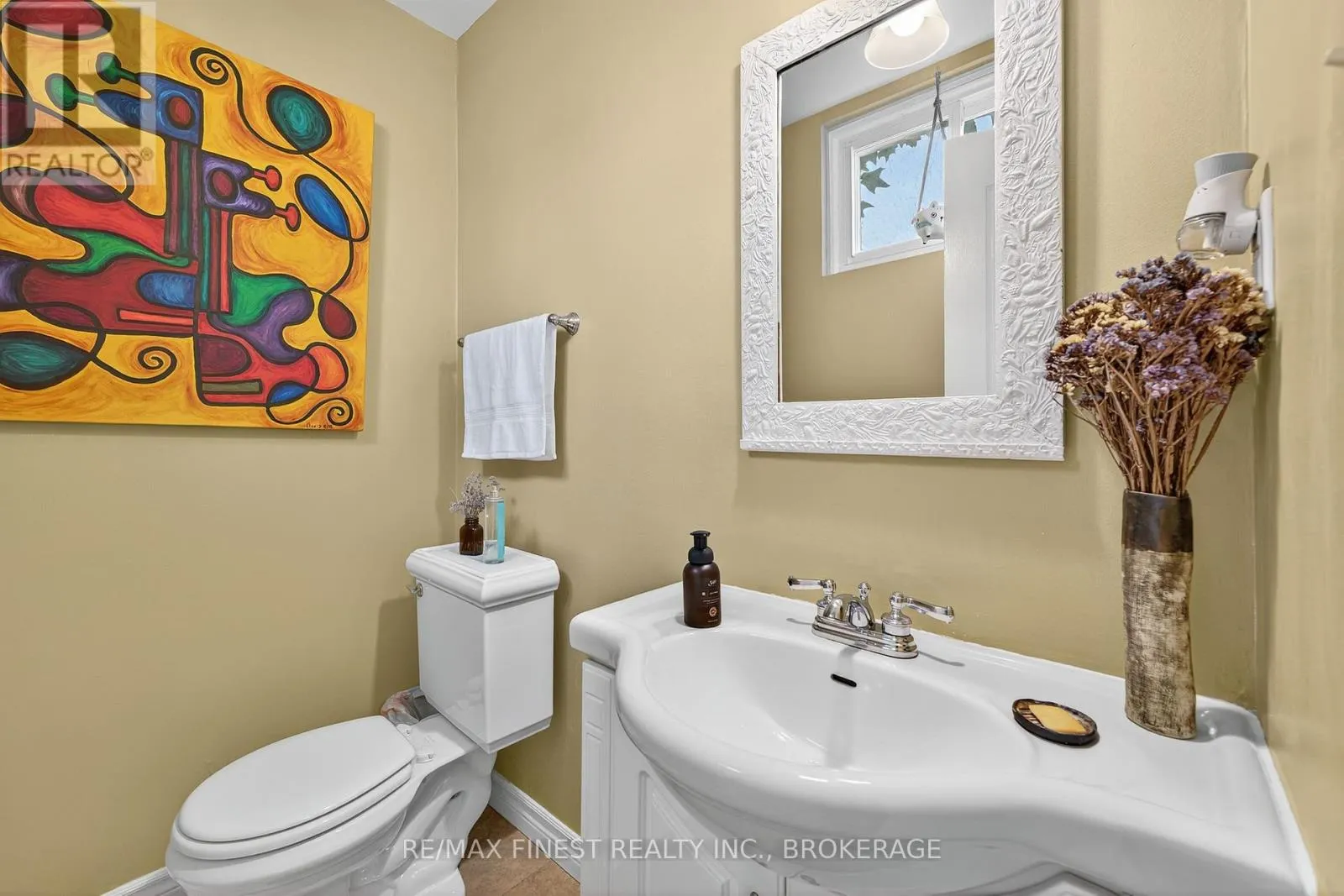 23 DIAMOND CRESCENT