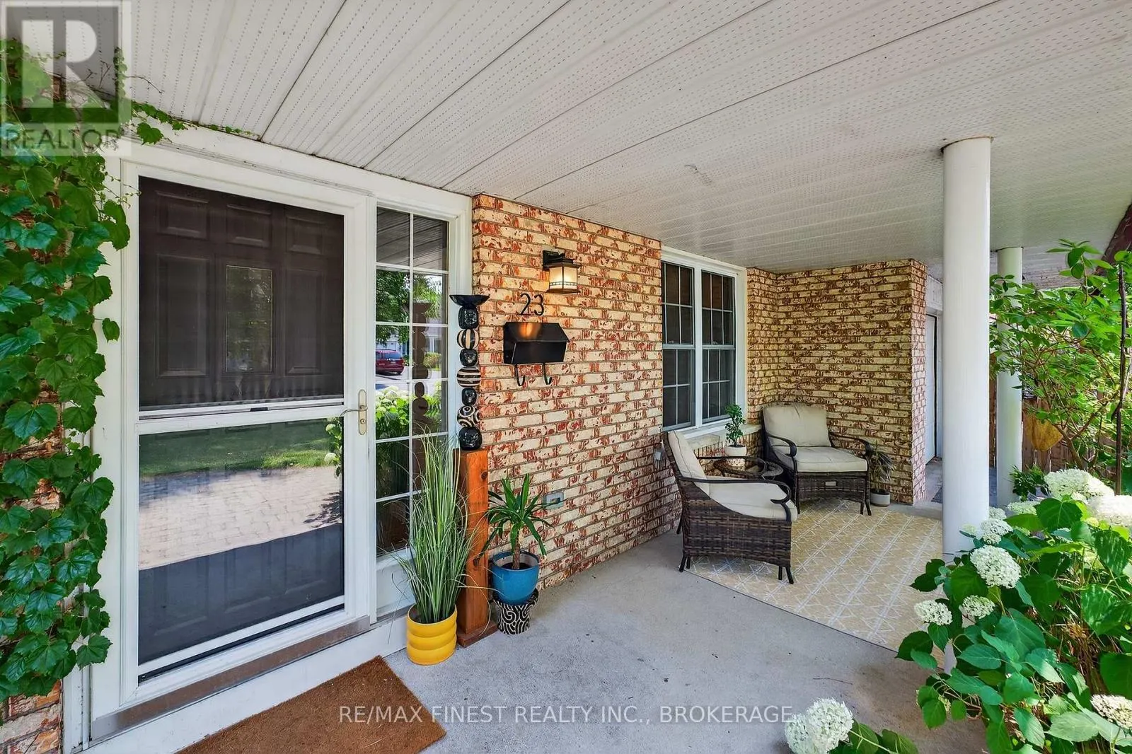 23 DIAMOND CRESCENT
