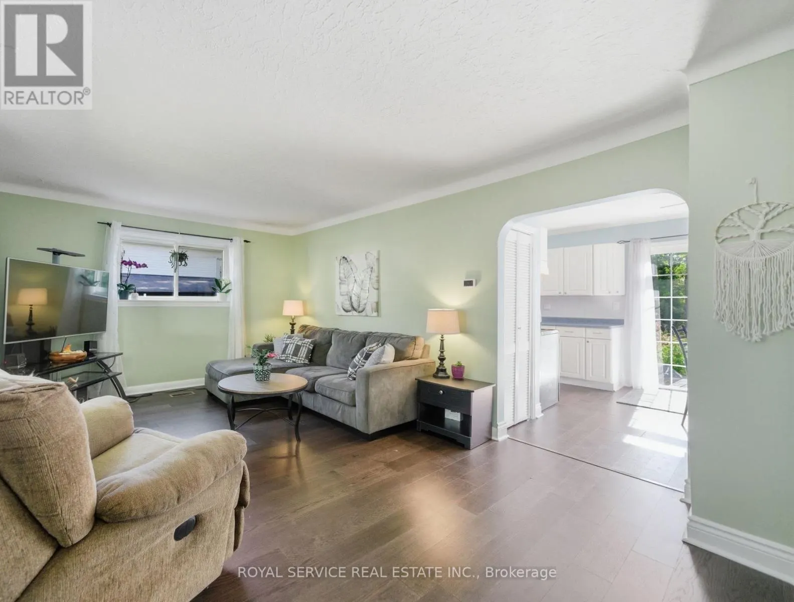 25 KING STREET W
