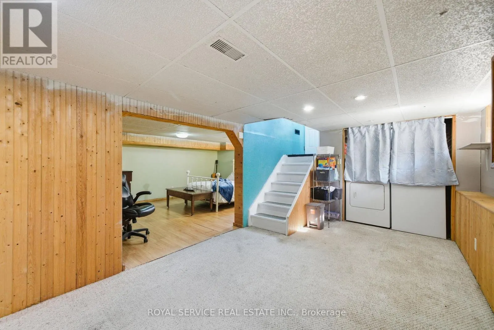 25 KING STREET W