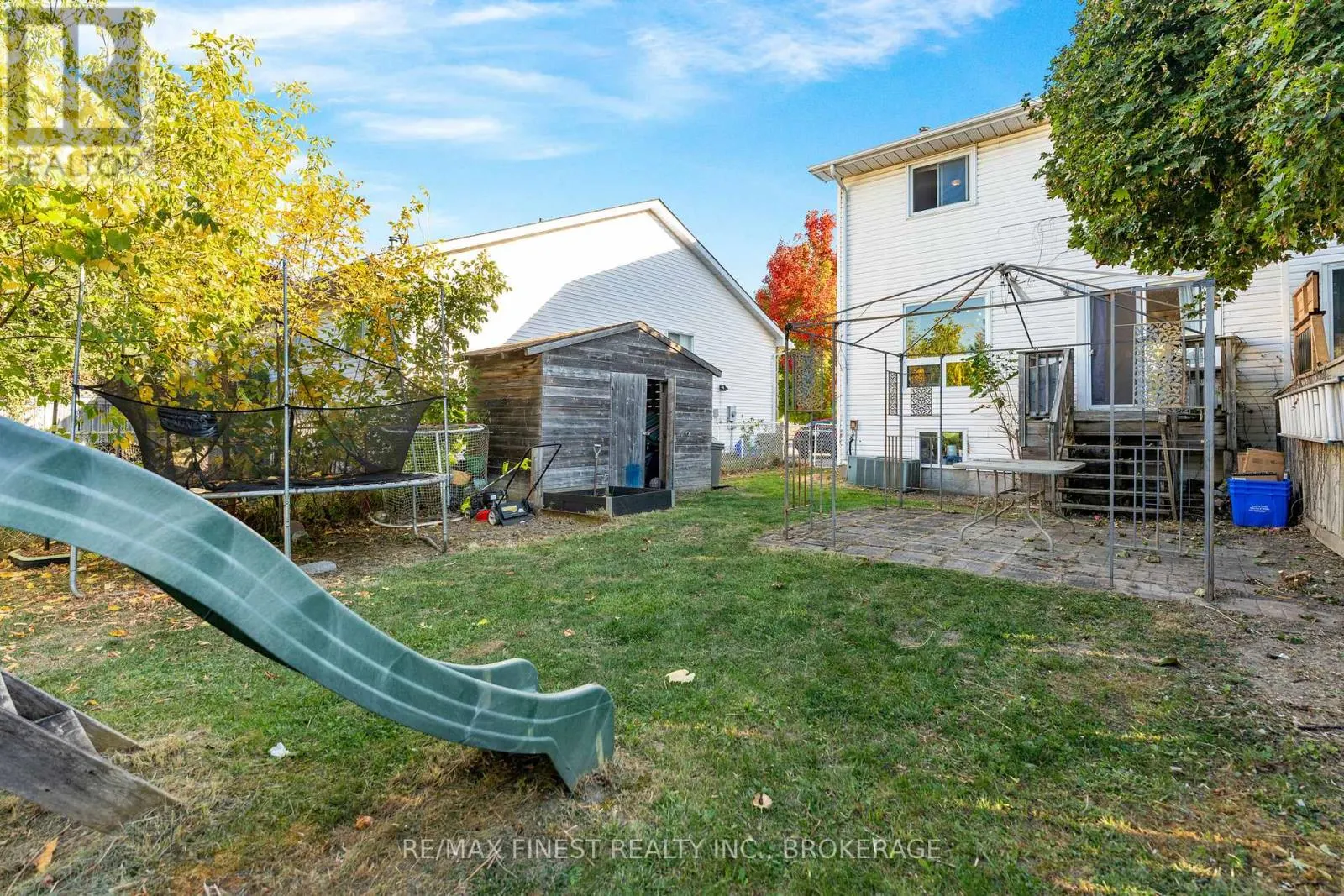 944 WARBURTON CRESCENT