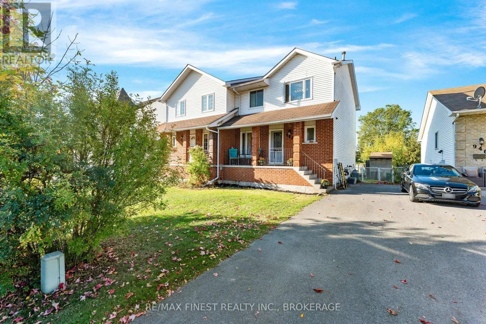 944 WARBURTON CRESCENT