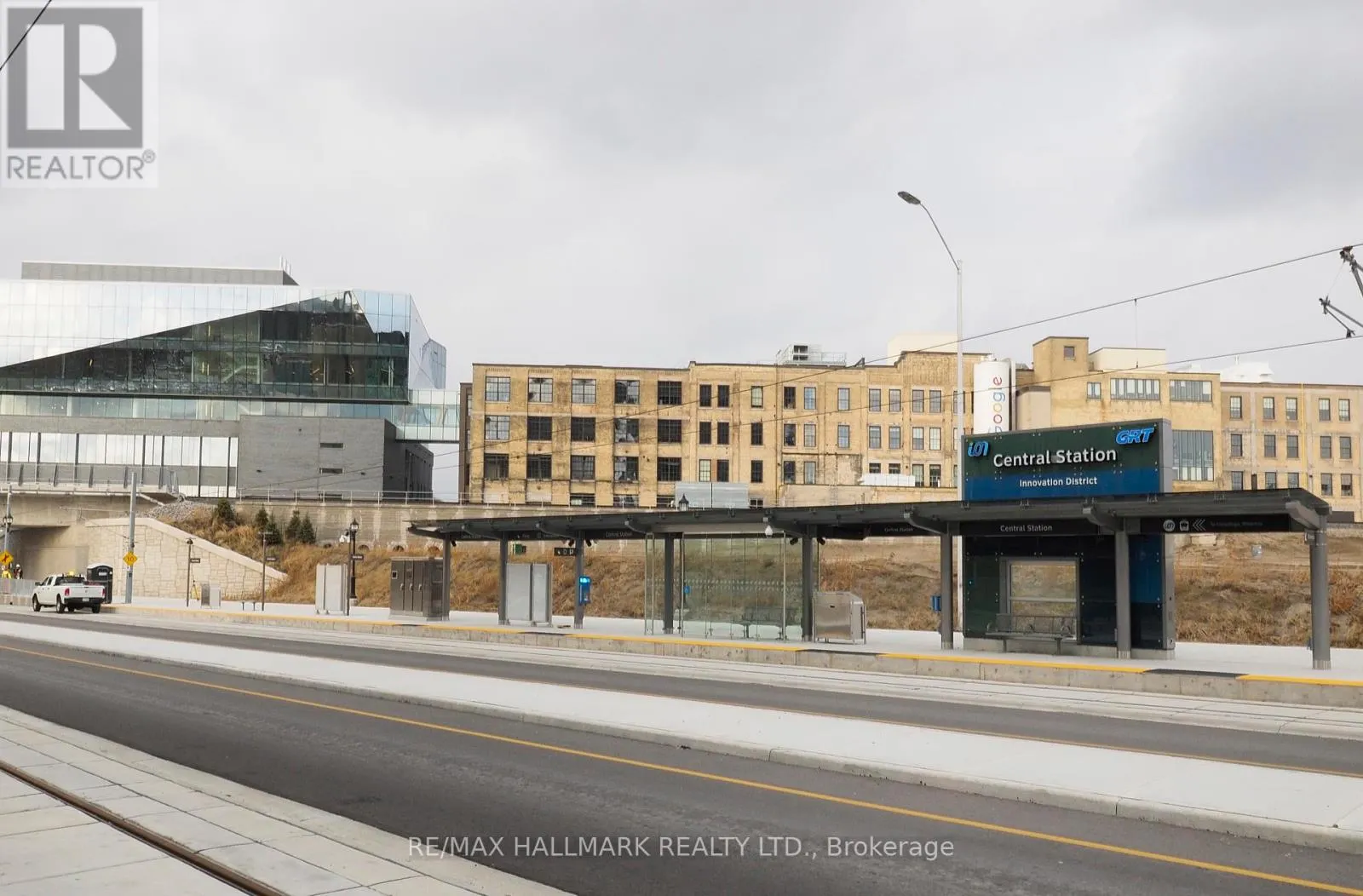 711 - 1 VICTORIA STREET S