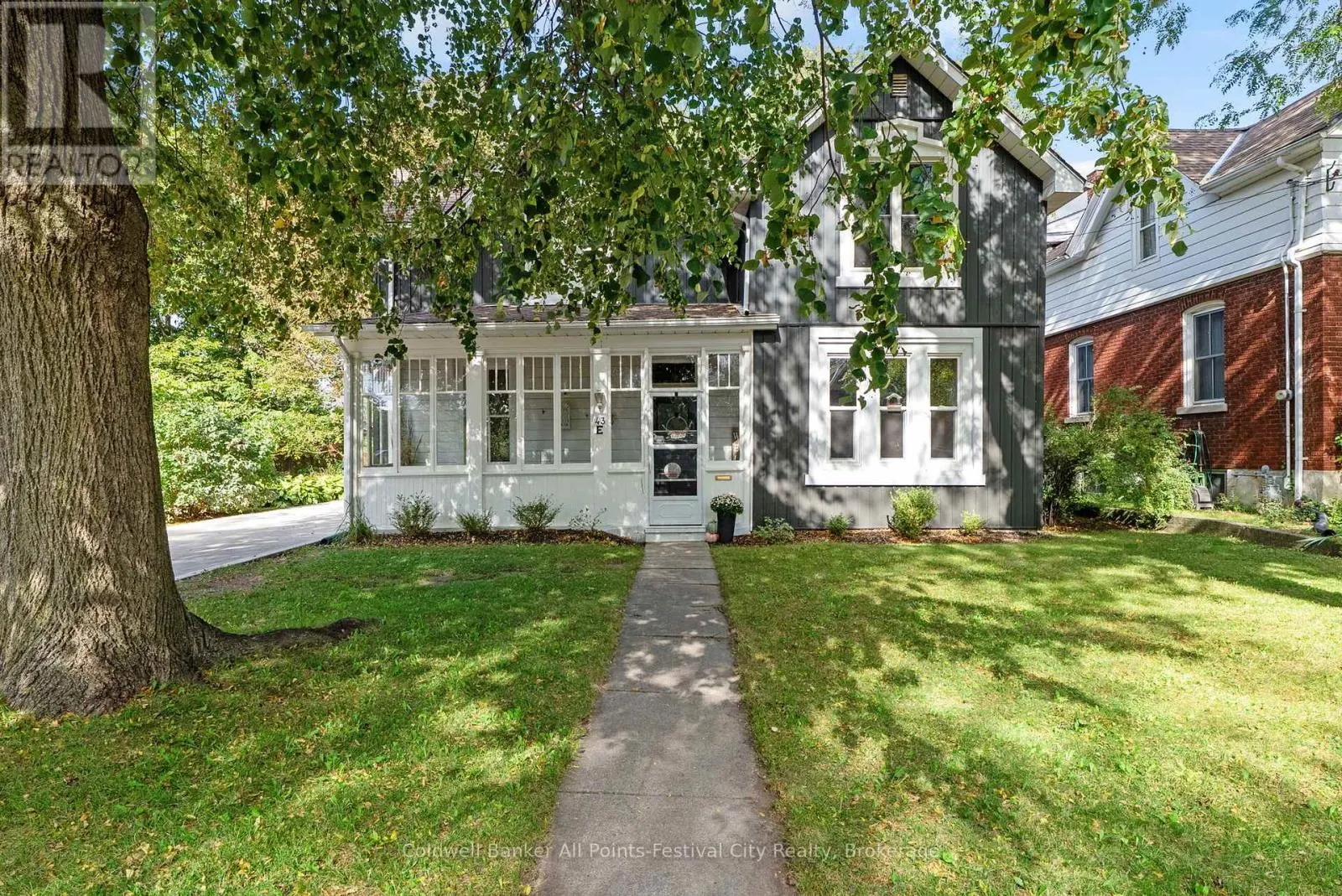 43 BRUCE STREET E
