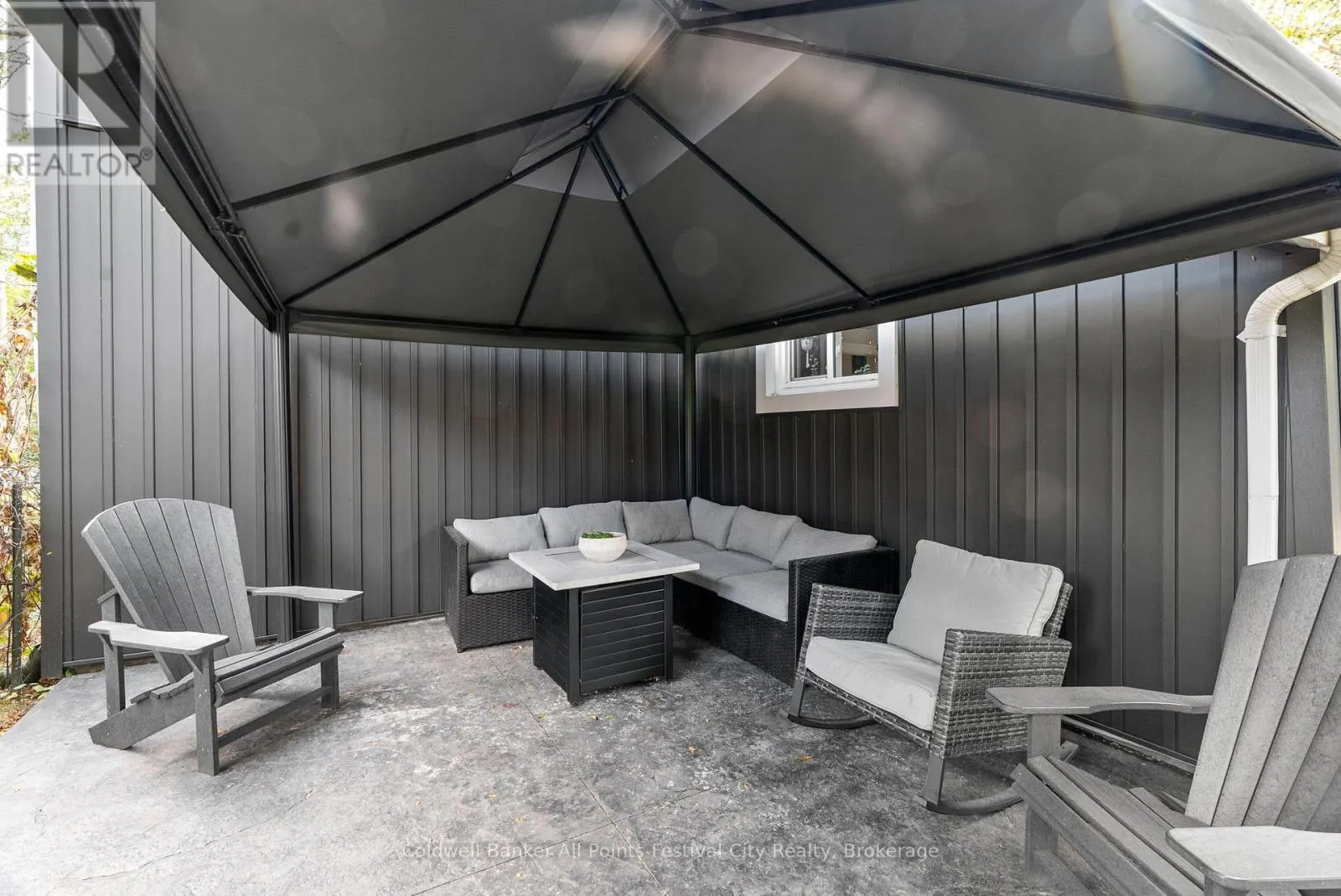 43 BRUCE STREET E