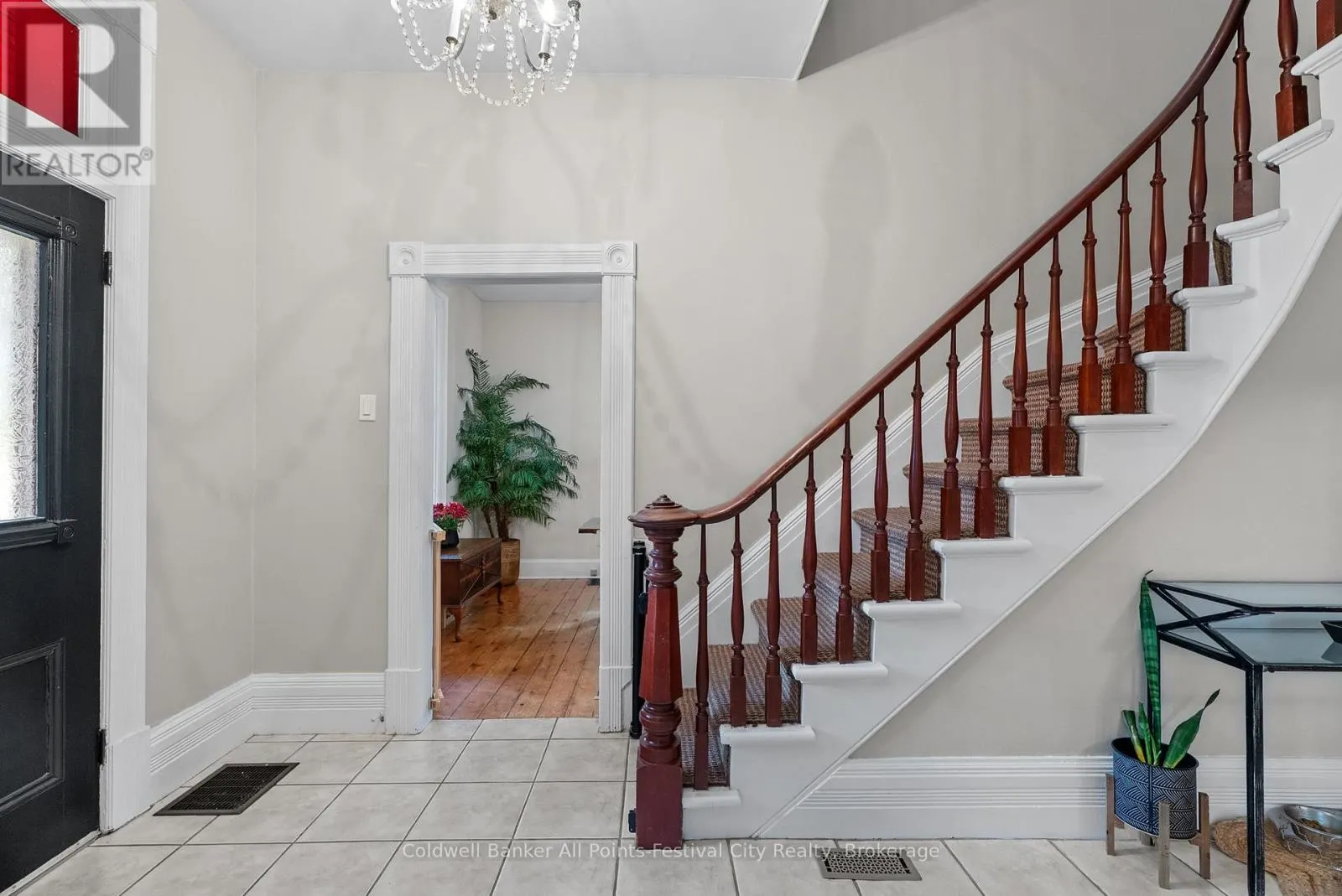 43 BRUCE STREET E