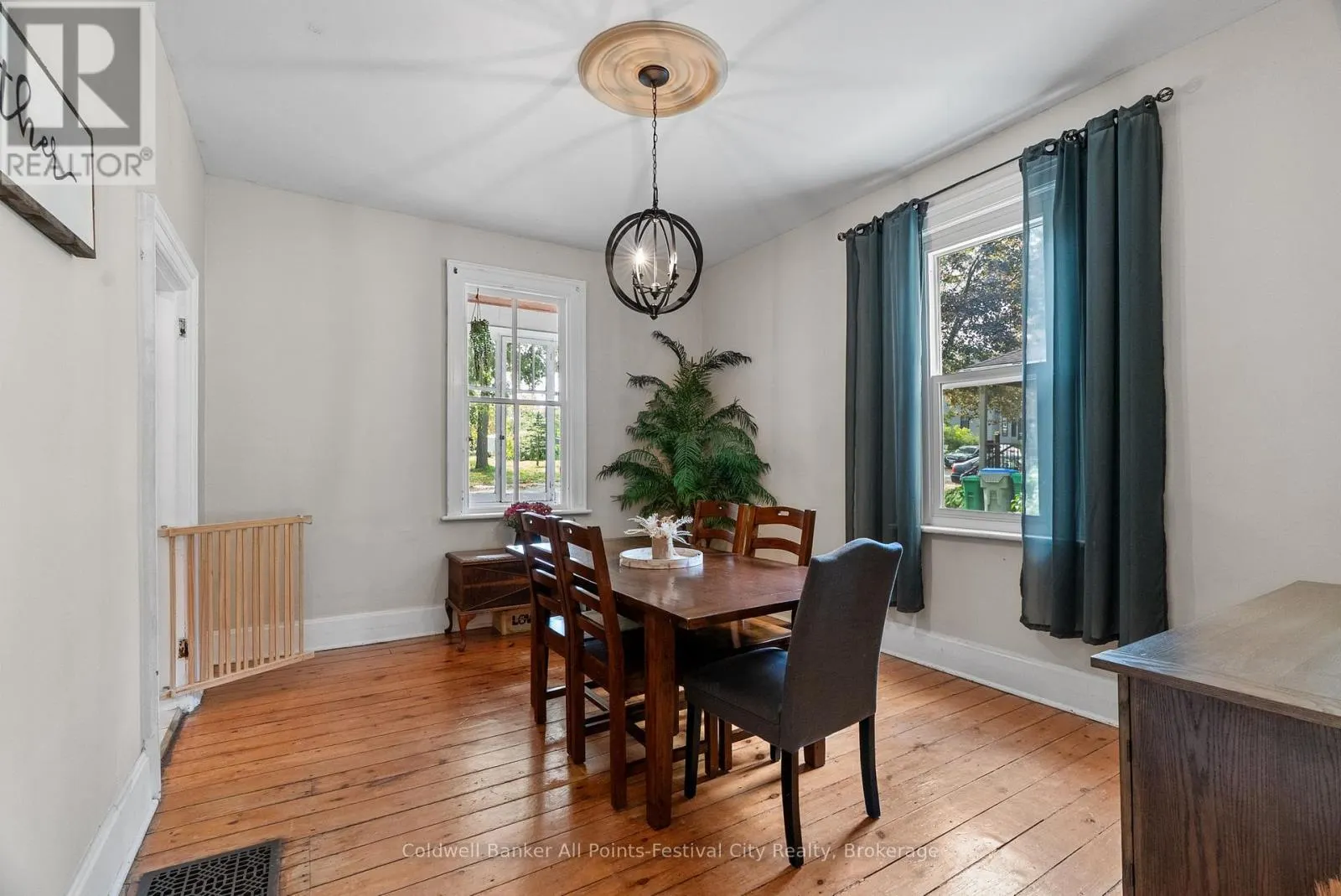 43 BRUCE STREET E