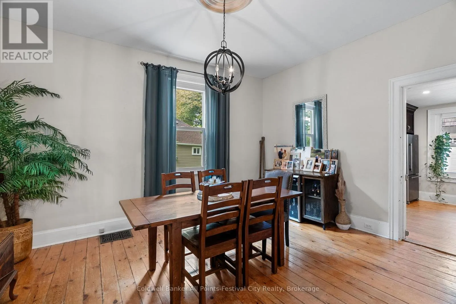43 BRUCE STREET E