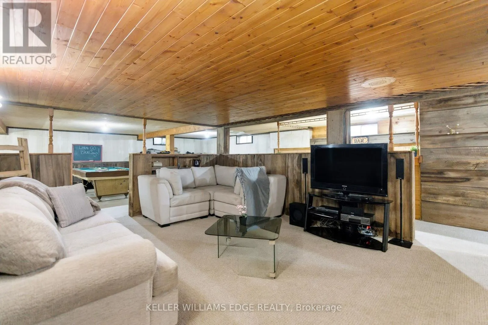 1043 SAFARI ROAD