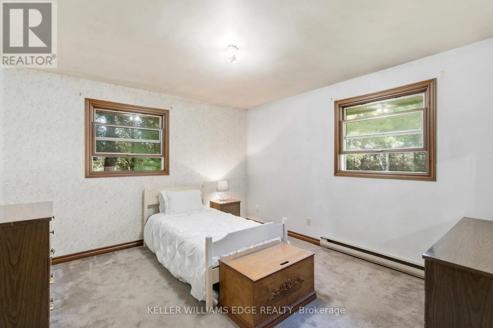 1043 SAFARI ROAD