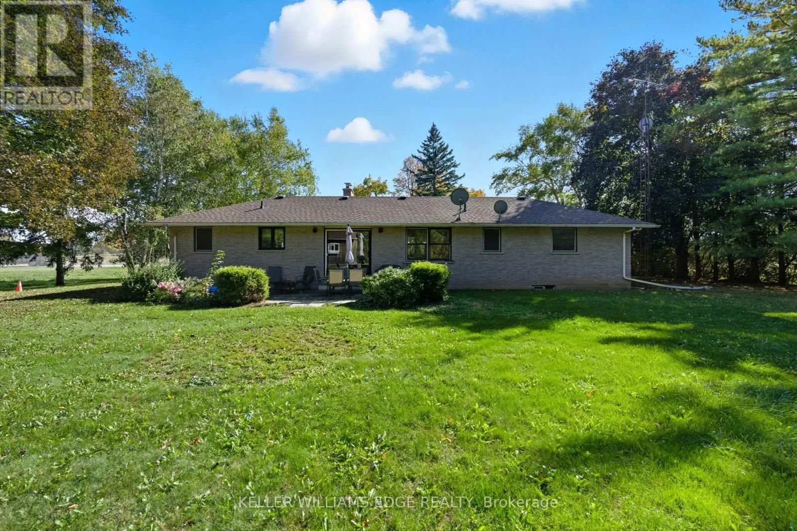 1043 SAFARI ROAD