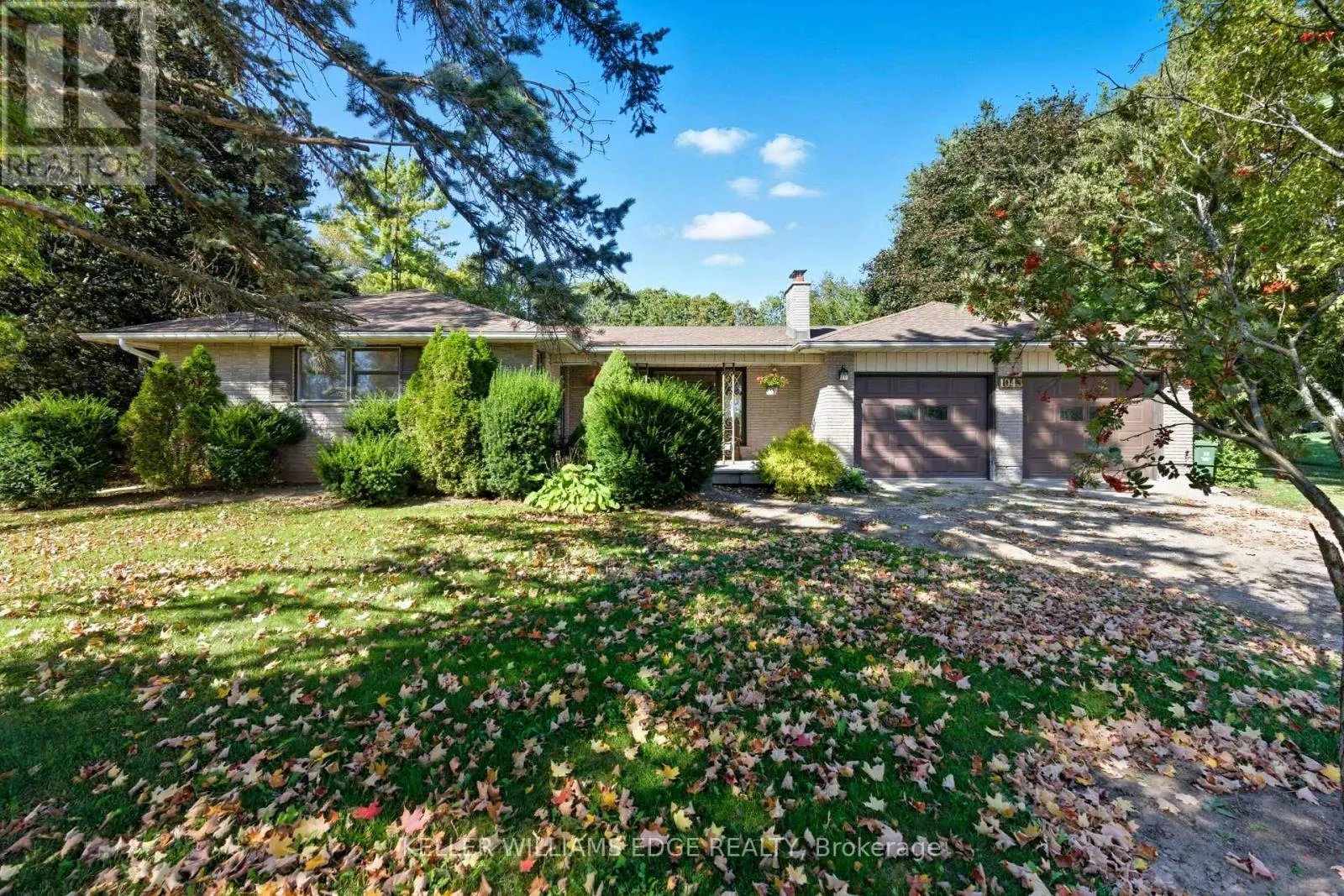 1043 SAFARI ROAD
