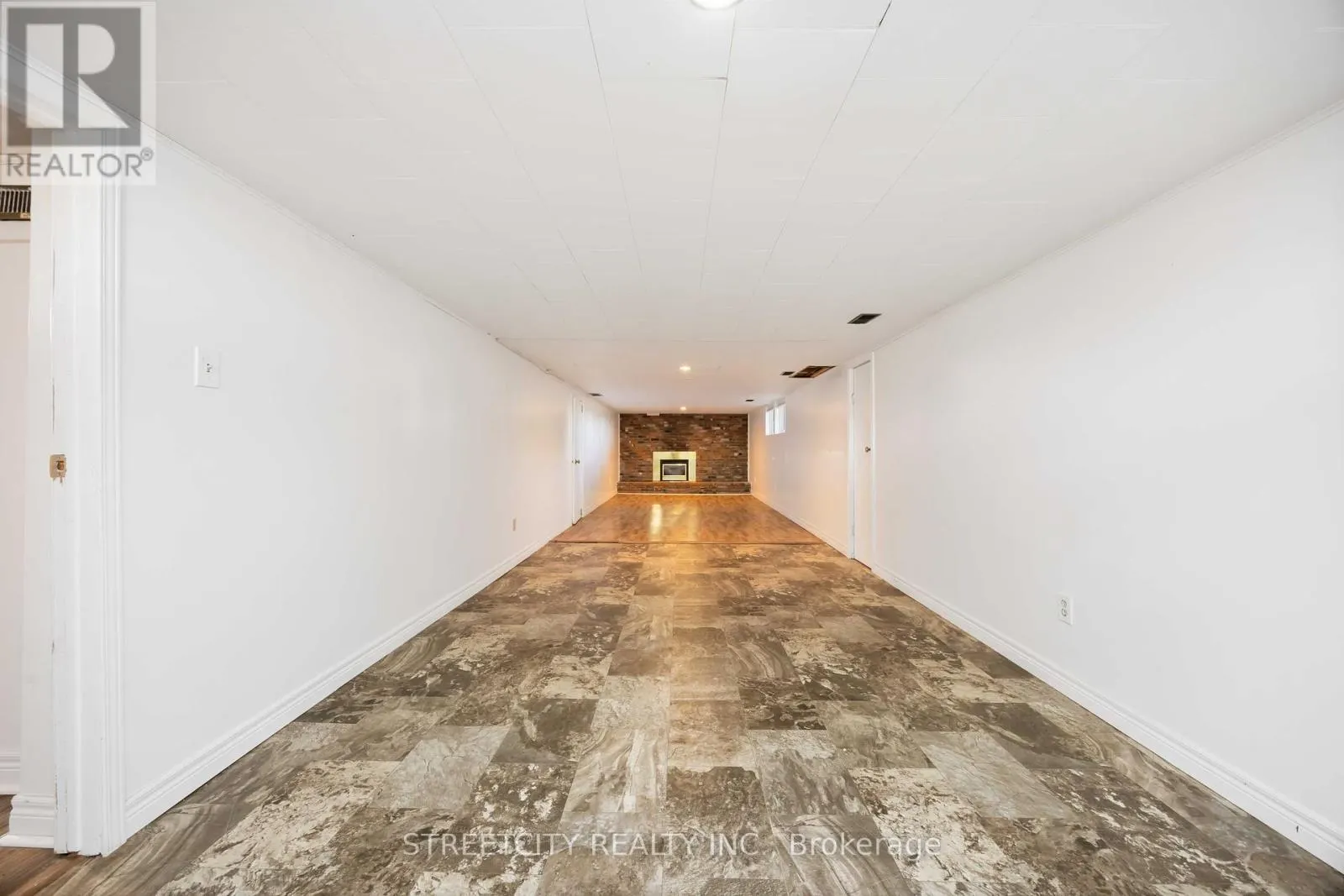 4767 ST. CLAIR PARKWAY